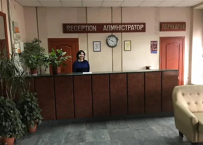 Готель Zhovtnevyi Вінниця